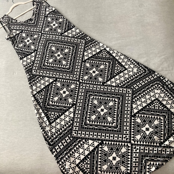 Ivanka Trump Maxi Black and White Dress - L - Like new - Picture 3 of 8